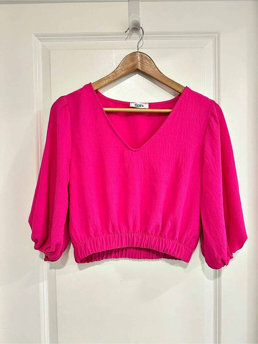 Spin USA Hot Pink V Neck Cropped Blouse Balloon Sleeve Size Women’s Small